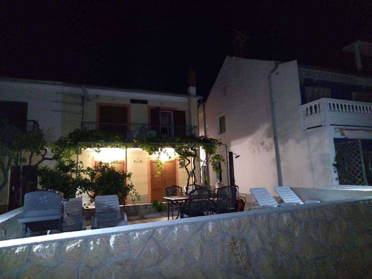 Apartmani Katarina Barbat na Rabu Экстерьер фото
